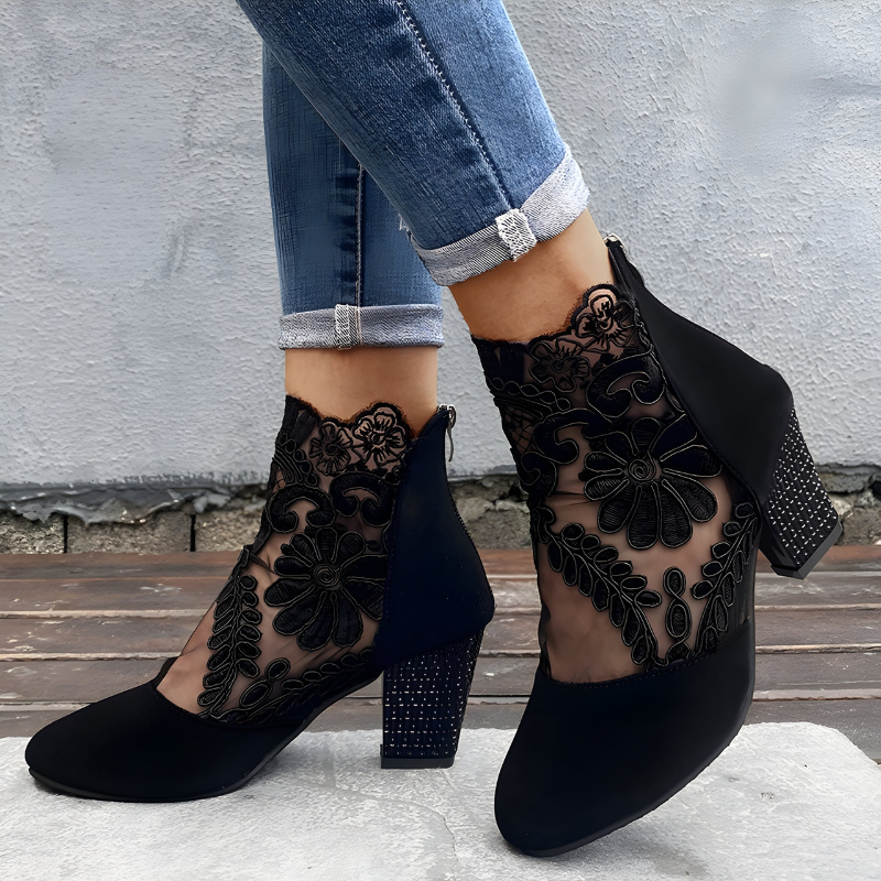 Osvina | Elegante Enkellaarzen Met Kantdetails
