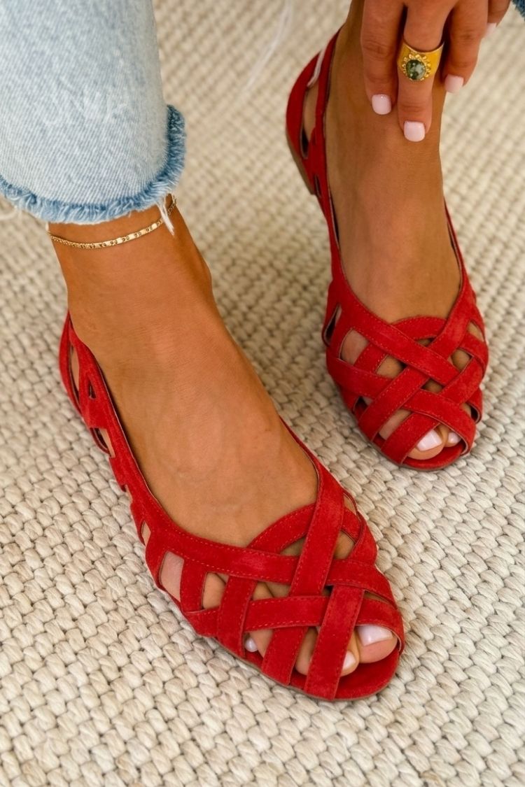 Casey | Platte sandalen met open teen en gekruiste bandjes
