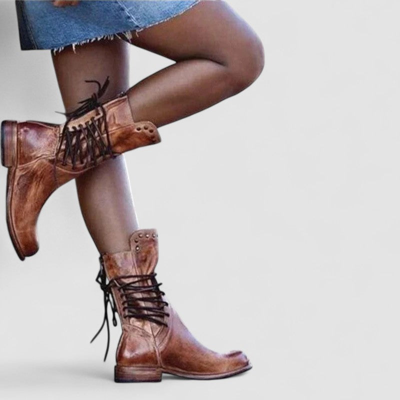 Marielle | Vintage enkellaarsjes met vetersluiting