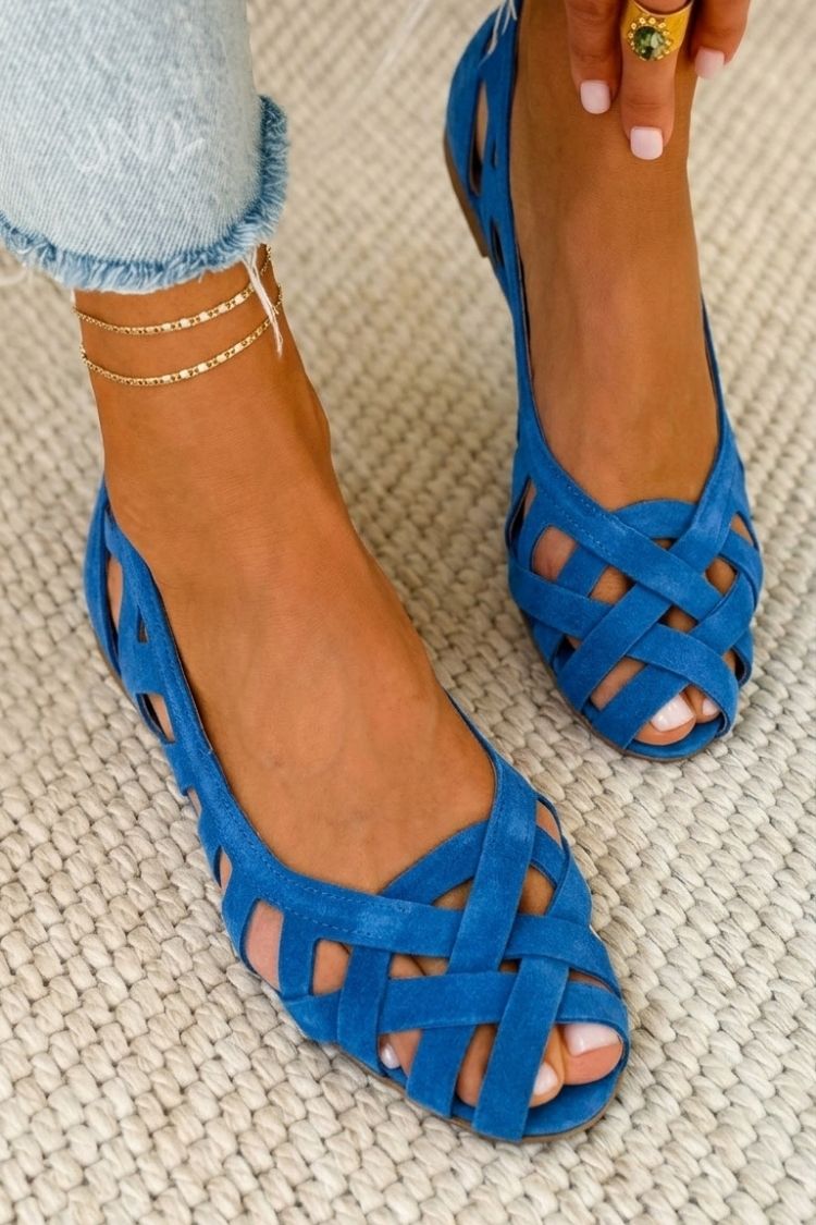 Casey | Platte sandalen met open teen en gekruiste bandjes