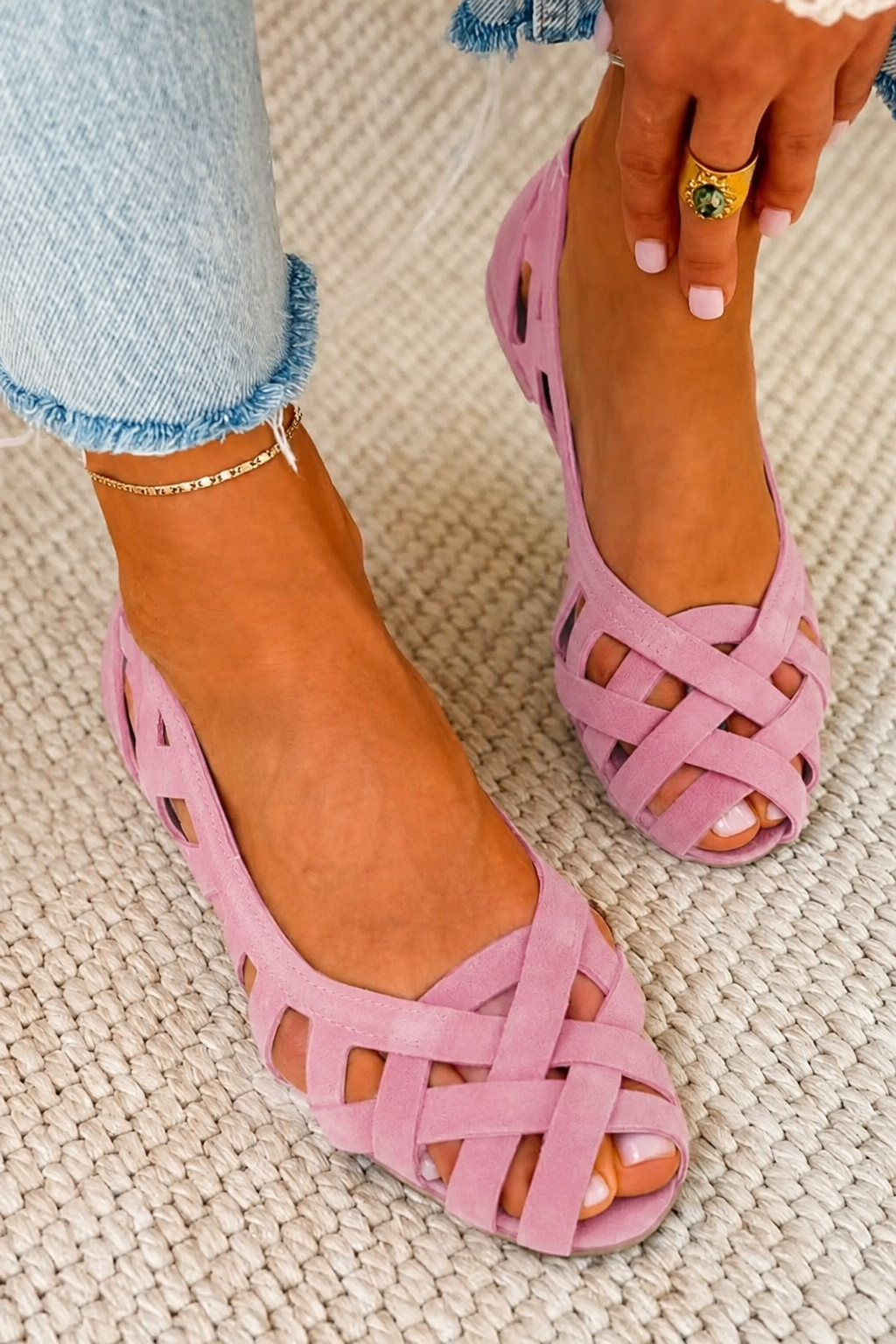 Casey | Platte sandalen met open teen en gekruiste bandjes