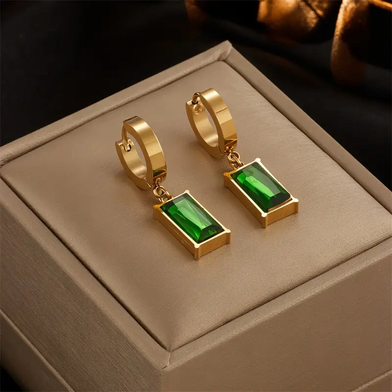 Luxe smaragdketting- en oorbellenset