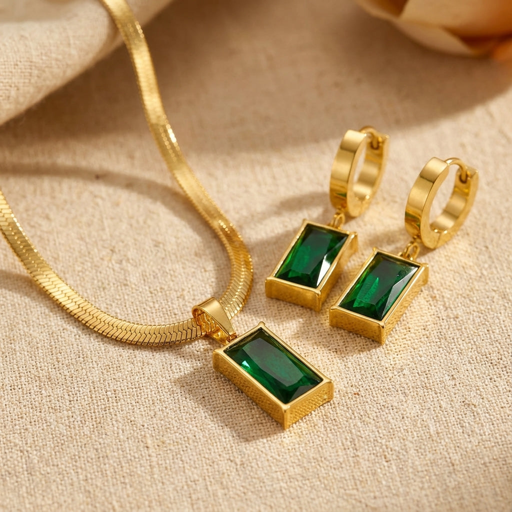 Luxe smaragdketting- en oorbellenset